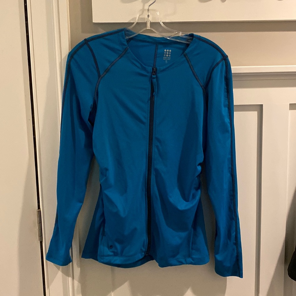Title 9 Svelte Sunbuster shirt